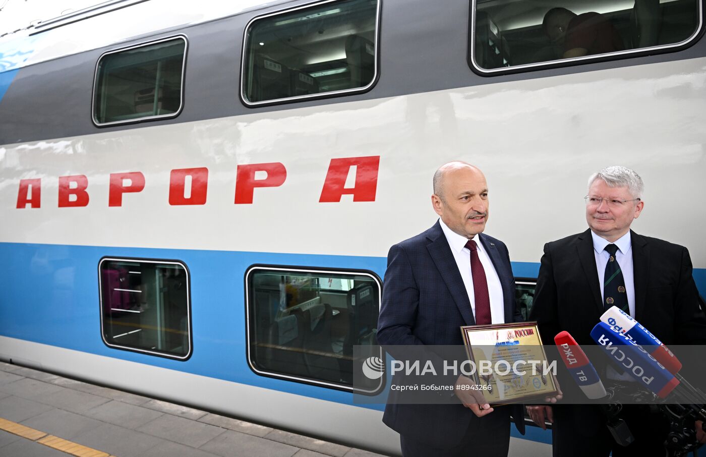 Поезд двух столиц «Аврора» выстрелил и попал в «Книгу рекордов России»
